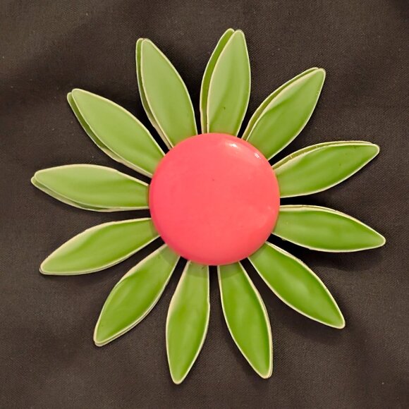 Vintage Sixties Enamel Flower Brooches - Picture 2 of 9